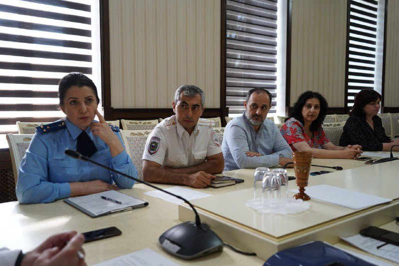 Заседание комиссии по делам несовершеннолетних и защите их прав